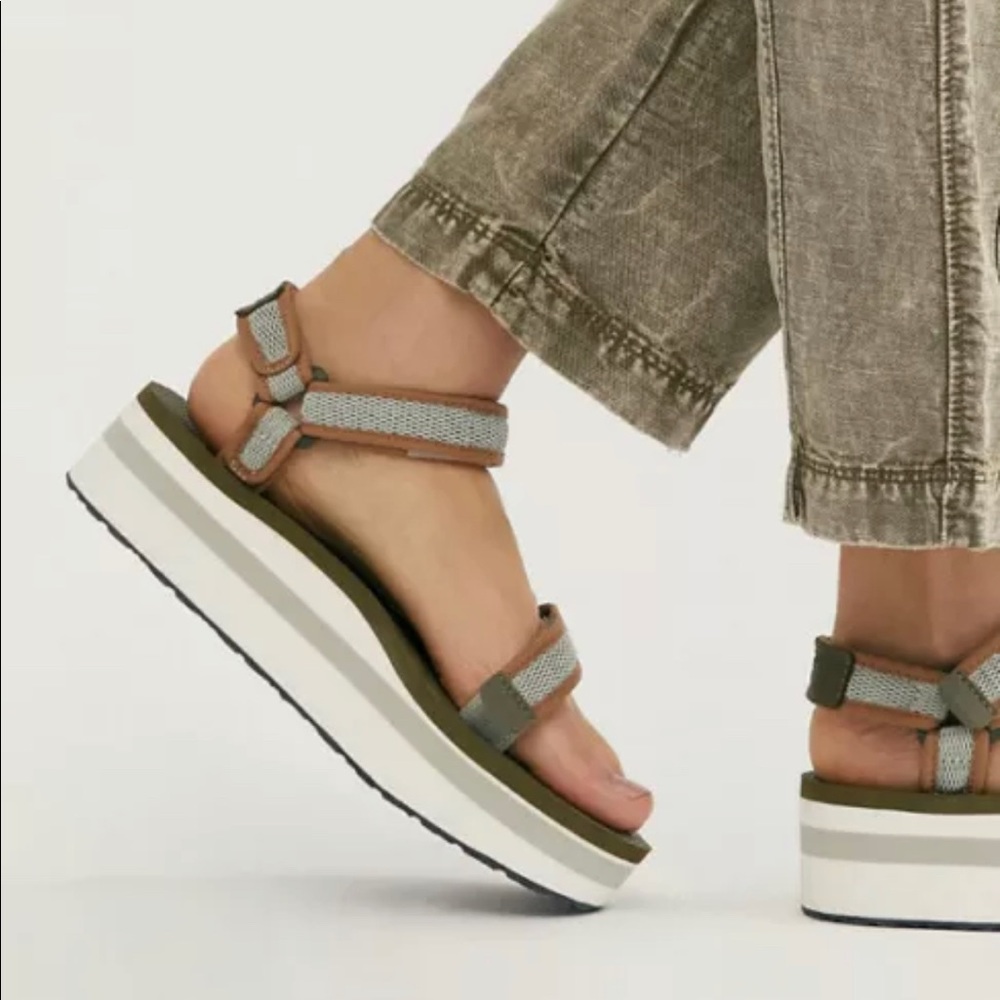 TEVA Flatform Universal Mesh Print 1102451 Dark Olive-Seafoam Shoes Sandals Sz 6